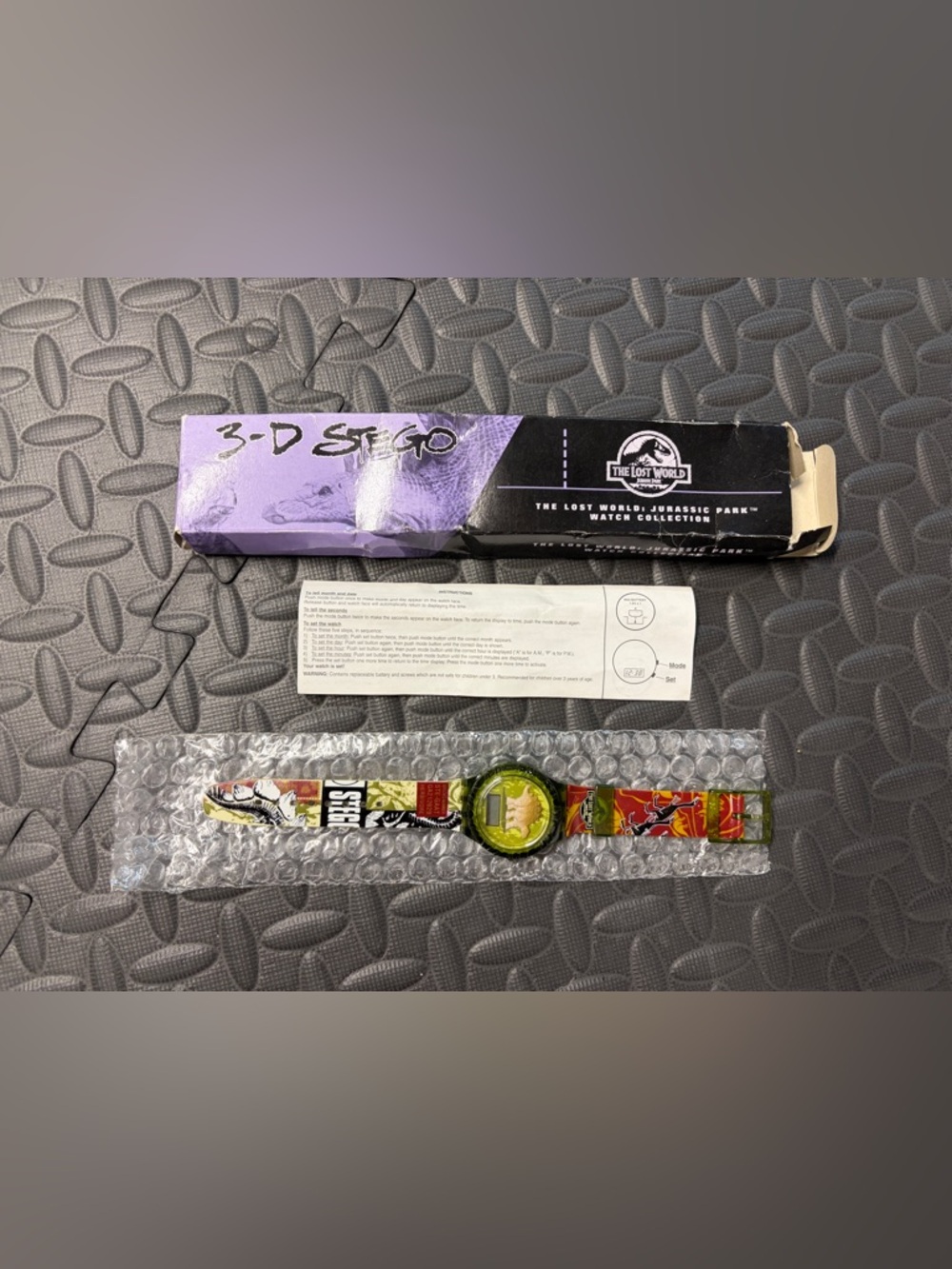 1997 vintage Jurassic Park The Lost World 3-D Stego watch from Burger King